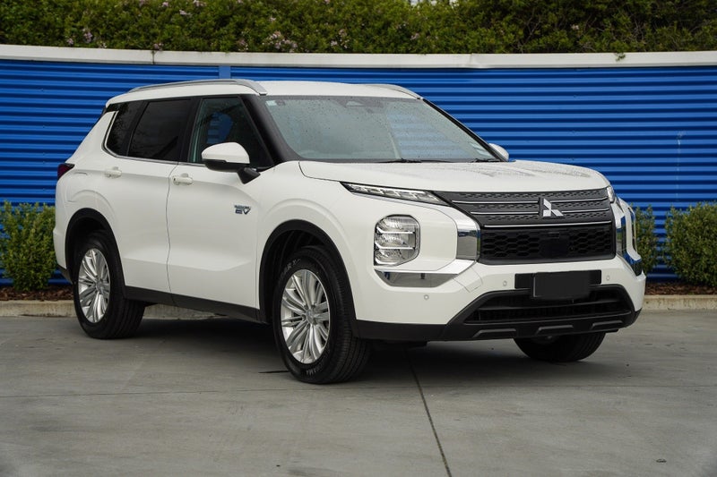 2025 Mitsubishi Outlander PHEV LS 4x4 image 1