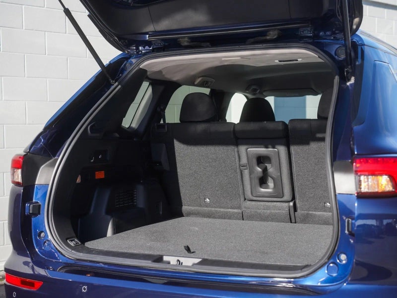 2025 Mitsubishi Outlander PHEV LS 4x4 image 4