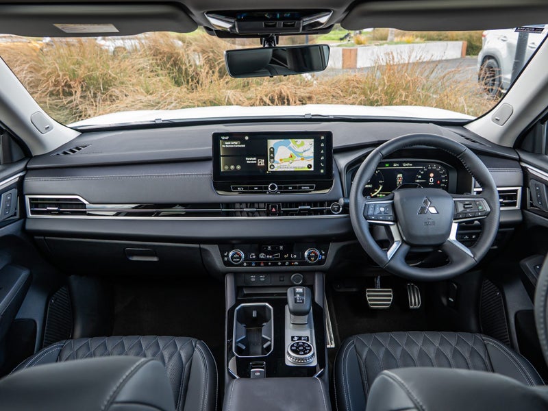 2025 Mitsubishi Outlander PHEV VRX 2.4 4WD Auto... image 2