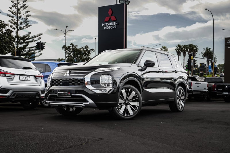 2025 Mitsubishi Outlander PHEV VRX 4WD image 1