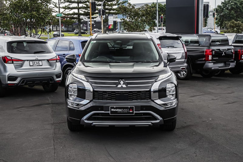 2025 Mitsubishi Outlander PHEV VRX 4WD image 5