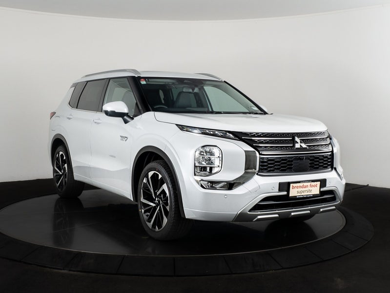 2025 Mitsubishi Outlander PHEV VRX 4WD 7 SEATER image 1
