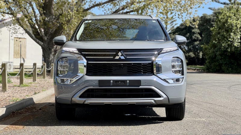 2025 Mitsubishi Outlander PHEV VRX 4WD- Latest... image 2