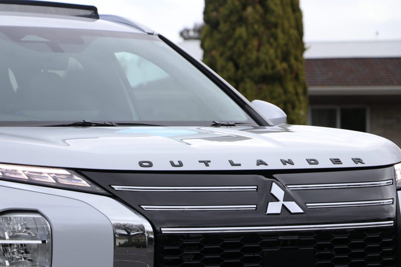 2025 Mitsubishi Outlander PHEV VRX (S-AWC) image 5