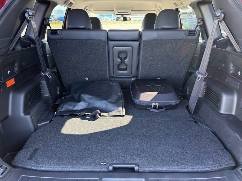 2025 Mitsubishi Outlander PHEV XLS 4WD image 5