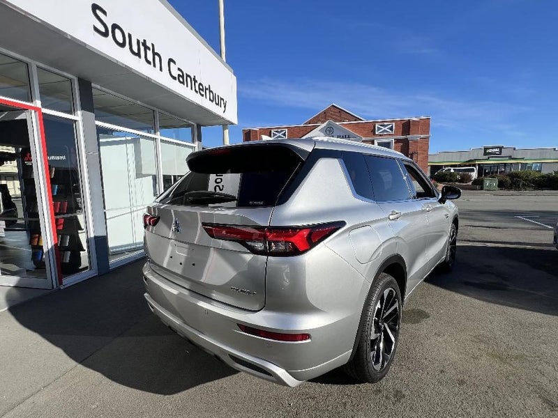 2025 Mitsubishi Outlander PHEV XLS 4WD image 5