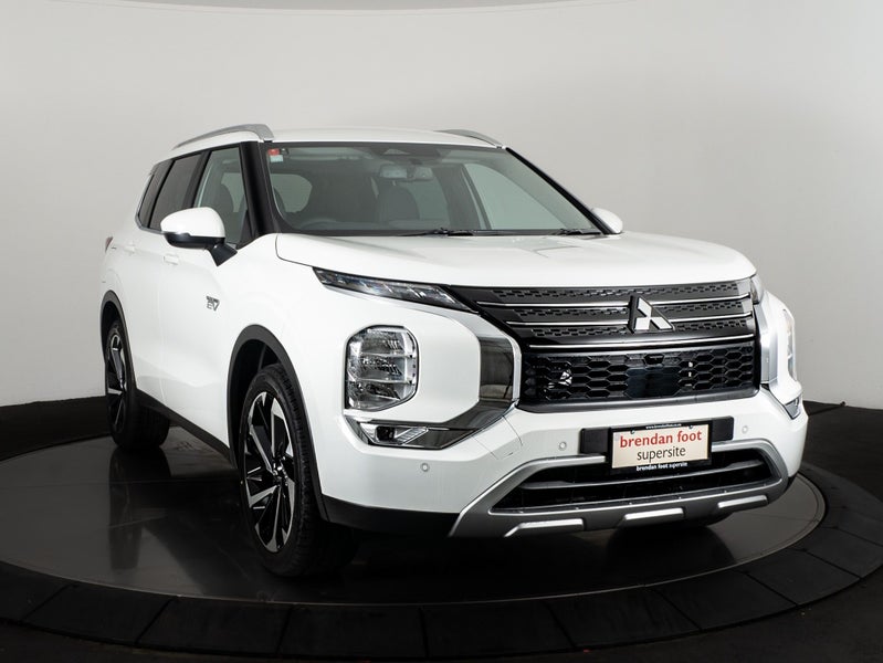 2025 Mitsubishi Outlander PHEV XLS 4WD 7 SEATER image 1