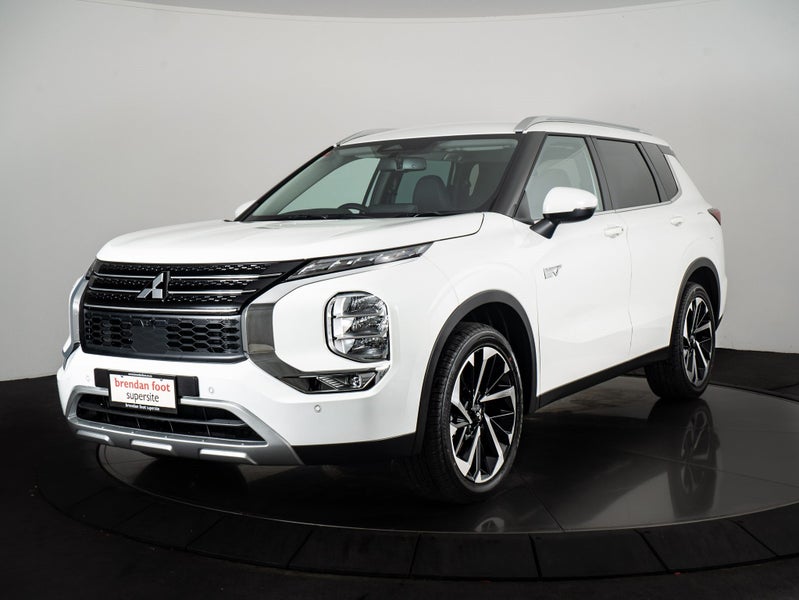 2025 Mitsubishi Outlander PHEV XLS 4WD 7 SEATER image 3