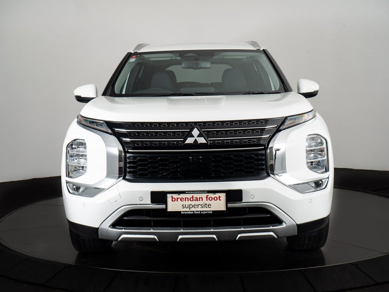 2025 Mitsubishi Outlander PHEV XLS 4WD 7 SEATER image 5