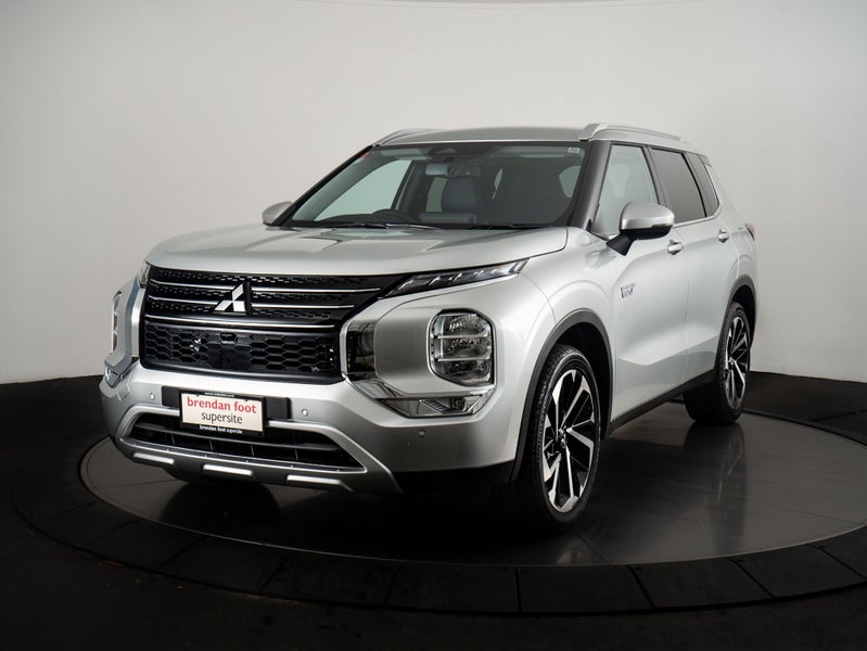 2025 Mitsubishi Outlander PHEV XLS 4WD 7 Seater image 3