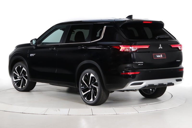2025 Mitsubishi Outlander PHEV XLS 4WD image 4
