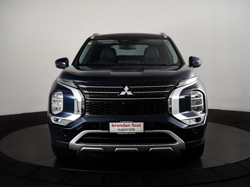 2025 Mitsubishi Outlander PHEV XLS 4WD image 5