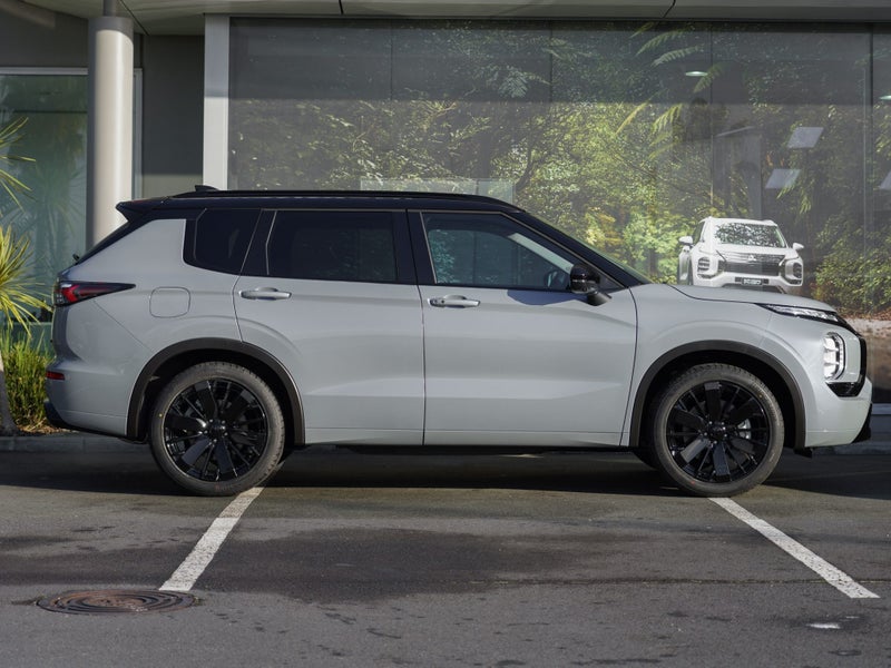 2025 Mitsubishi Outlander VRX 2.5 PETROL 2WD 7... image 4