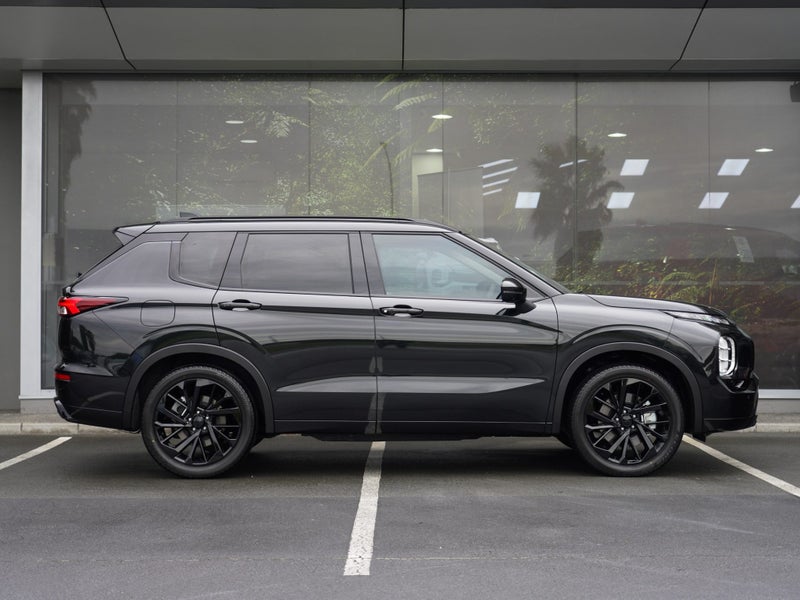 2025 Mitsubishi Outlander VRX 2.5 PETROL 2WD 7... image 3