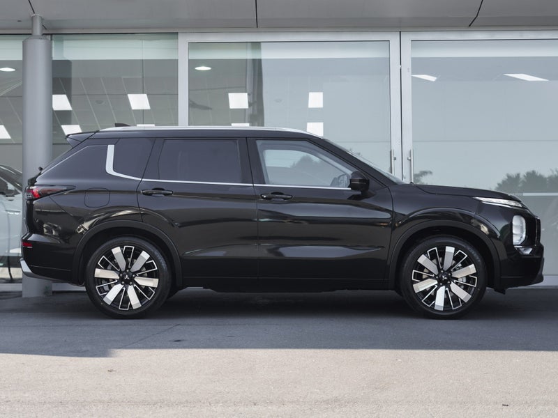 2025 Mitsubishi Outlander VRX 2.5 PETROL 2WD 7... image 2