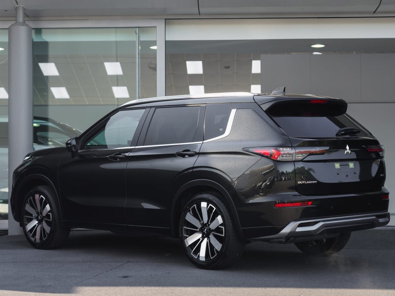 2025 Mitsubishi Outlander VRX 2.5 PETROL 2WD 7... image 3