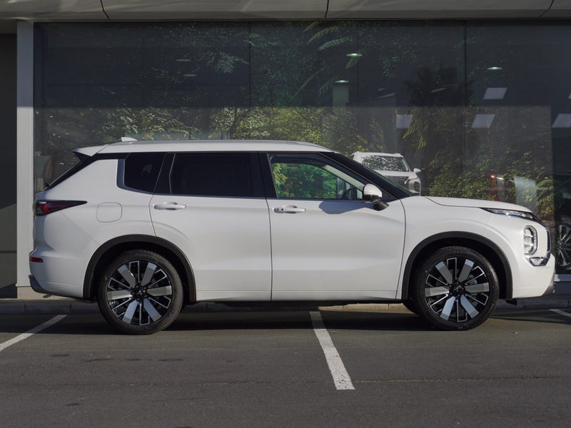 2025 Mitsubishi Outlander VRX 2.5 PETROL 2WD 7... image 5