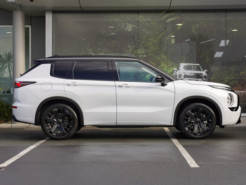 2025 Mitsubishi Outlander VRX 2.5 PETROL 2WD 7... image 2