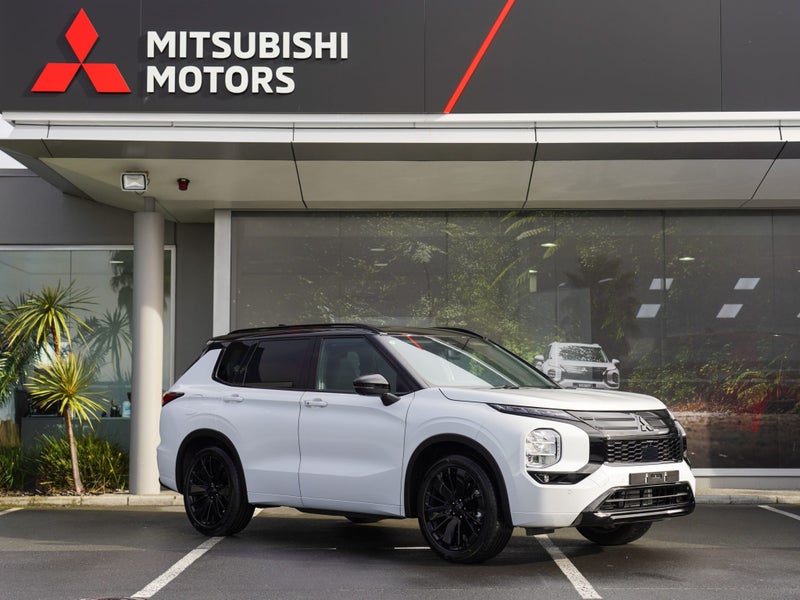 2025 Mitsubishi Outlander VRX 2.5 PETROL 2WD 7... image 3
