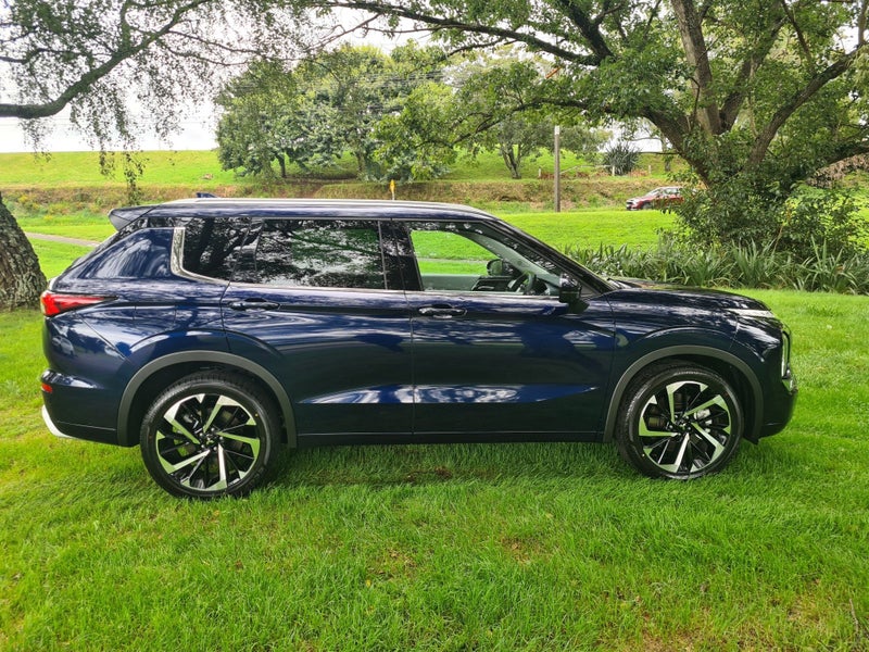 2025 Mitsubishi Outlander VRX 2.5P/4WD/CVT image 2