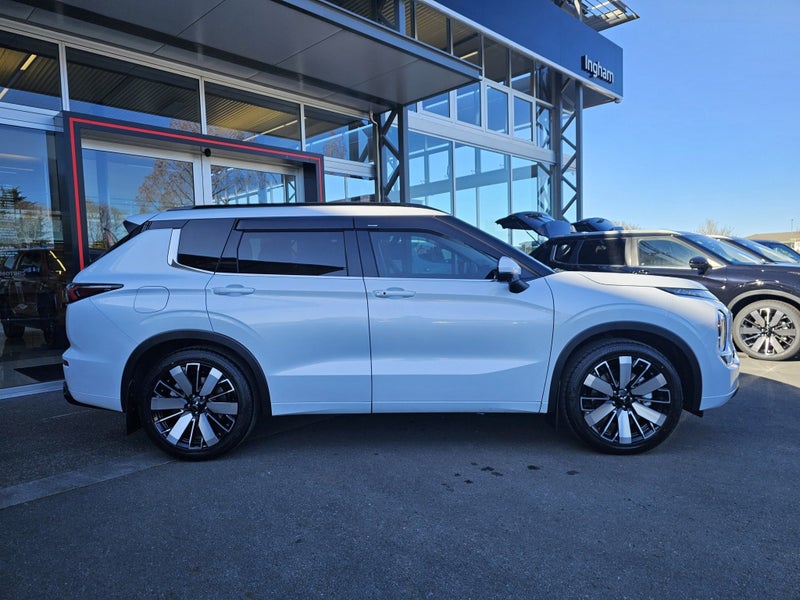 2025 Mitsubishi Outlander VRX 2.5P/4WD/CVT image 3