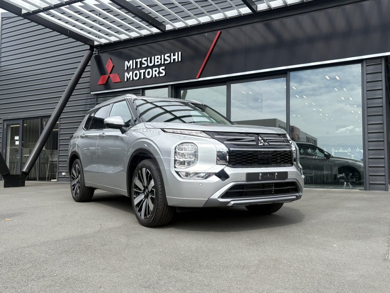 2025 Mitsubishi Outlander VRX 2.5P 4WD CVT image 1