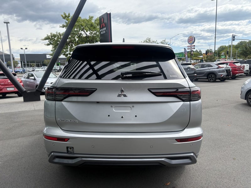 2025 Mitsubishi Outlander VRX 2.5P 4WD CVT image 5