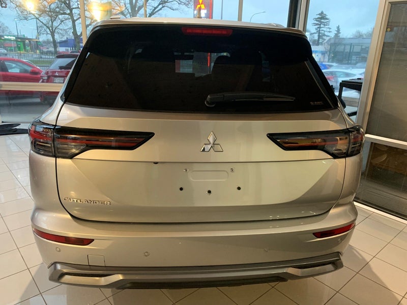 2025 Mitsubishi Outlander VRX 2.5P/4WD/CVT image 2