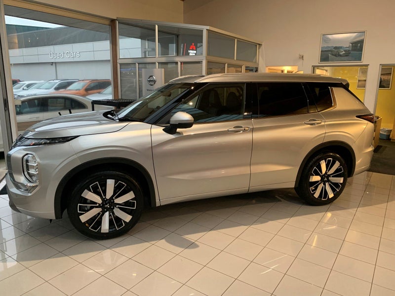 2025 Mitsubishi Outlander VRX 2.5P/4WD/CVT image 5