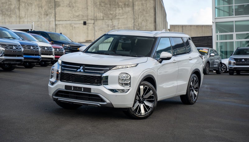 2025 Mitsubishi Outlander Vrx 2.5P/4Wd/Cvt image 1