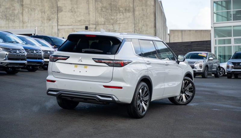 2025 Mitsubishi Outlander Vrx 2.5P/4Wd/Cvt image 2