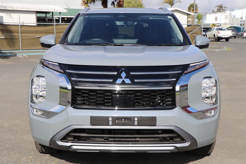 2025 Mitsubishi Outlander VRX 2.5P/4WD/CVT image 2