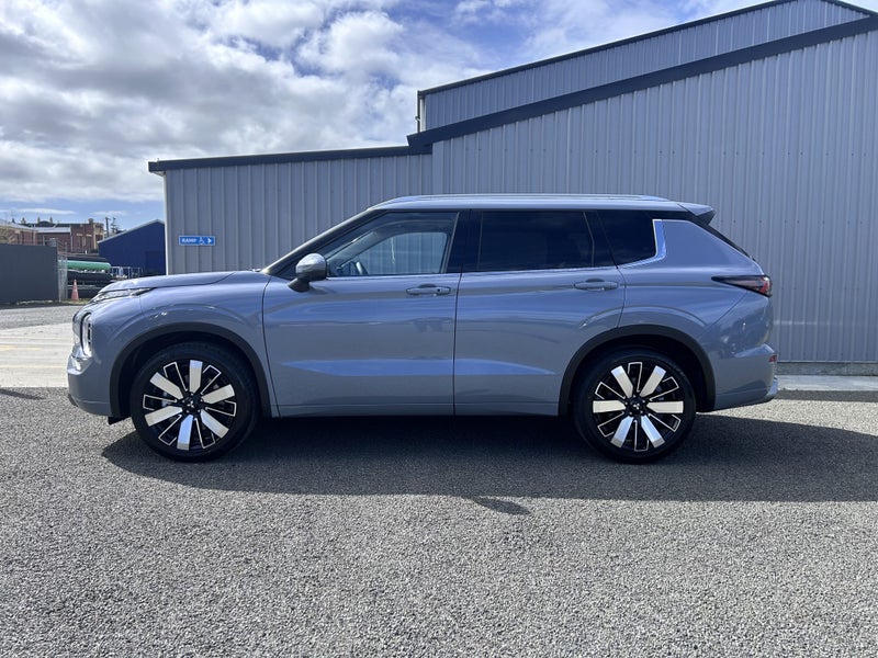 2025 Mitsubishi Outlander Vrx 2.5P/Cvt - image 2