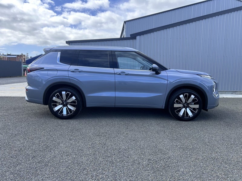 2025 Mitsubishi Outlander Vrx 2.5P/Cvt - image 4