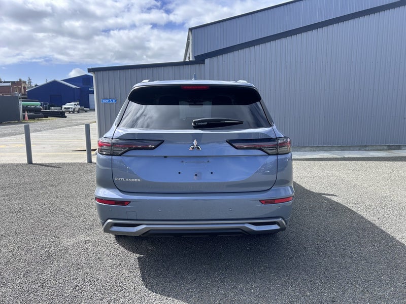 2025 Mitsubishi Outlander Vrx 2.5P/Cvt - image 5