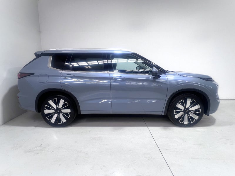 2025 Mitsubishi Outlander Vrx 2.5P/Cvt image 3