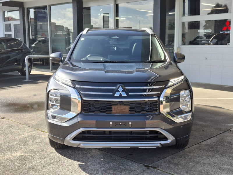 2025 Mitsubishi Outlander VRX 2.5P CVT - Availa... image 2