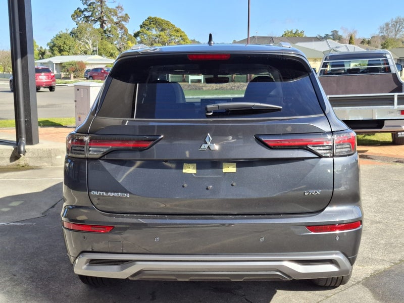 2025 Mitsubishi Outlander VRX 2.5P CVT - Availa... image 5