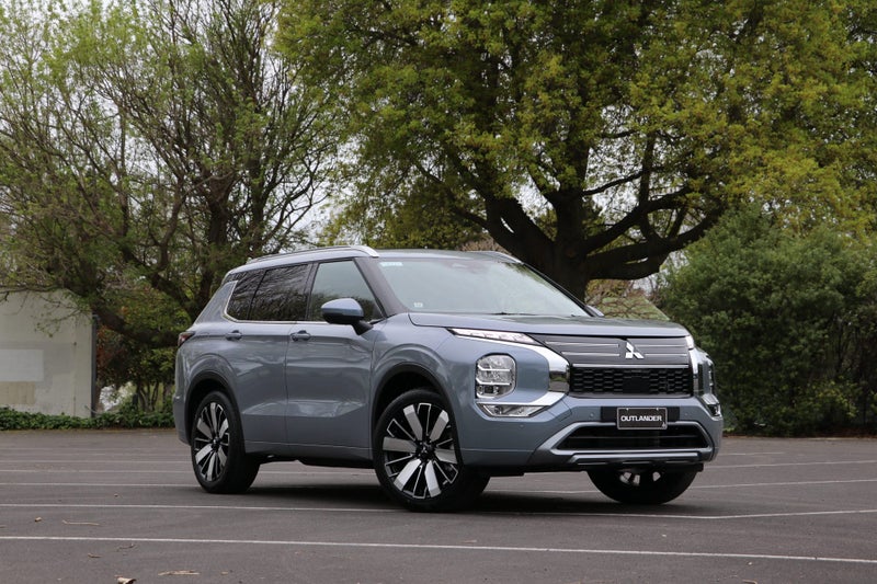 2025 Mitsubishi Outlander VRX 2WD 2.5P image 1