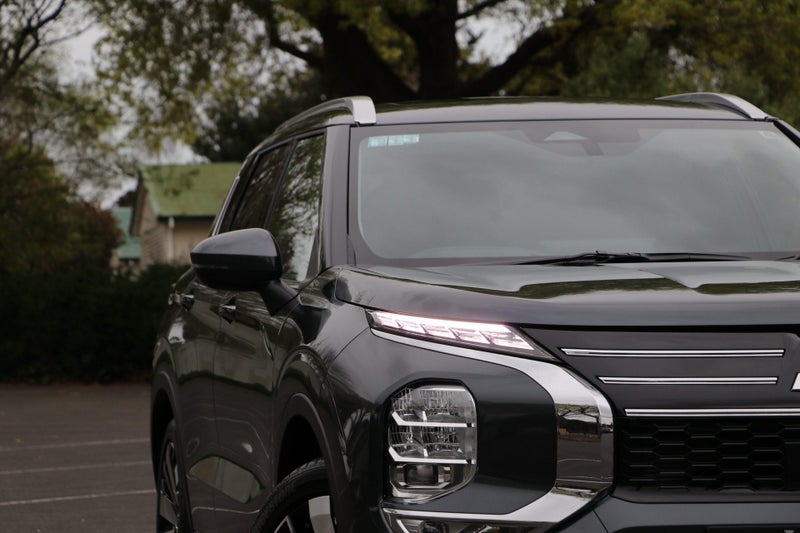 2025 Mitsubishi Outlander VRX 2WD 2.5P image 5