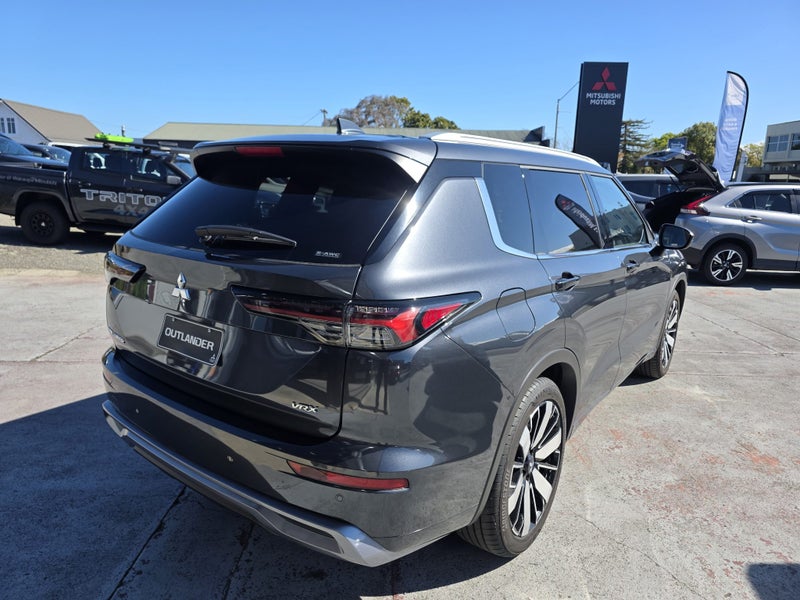 2025 Mitsubishi Outlander VRX 4WD 2.5P image 2