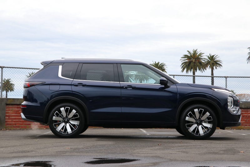 2025 Mitsubishi Outlander VRX 4WD (S-AWC) 2.5P image 3