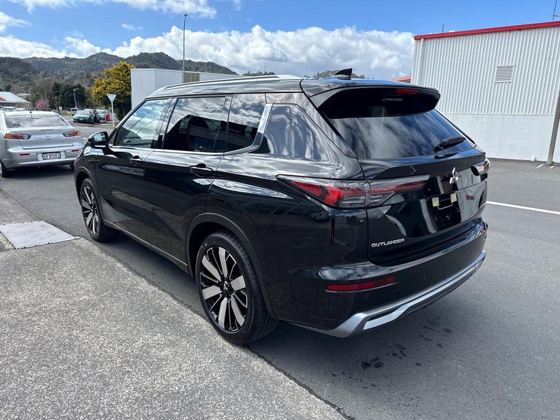 2025 Mitsubishi Outlander VRX image 5