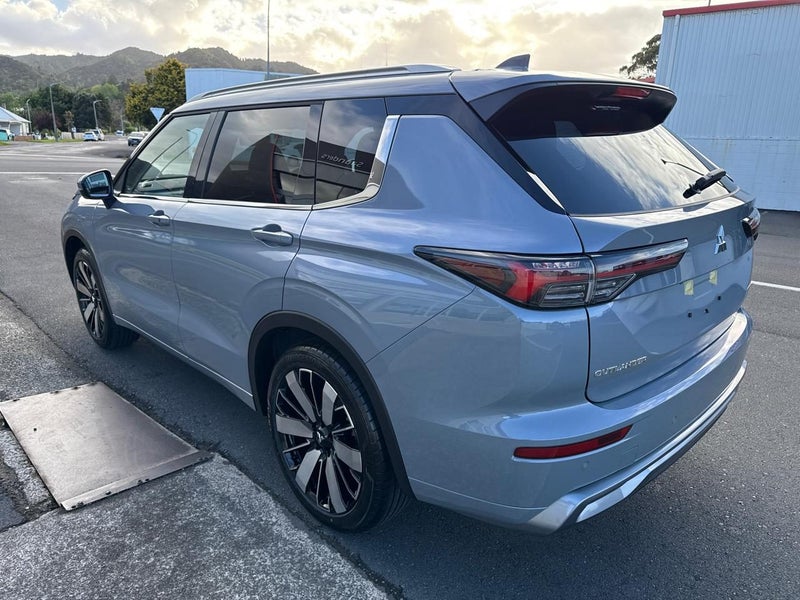 2025 Mitsubishi Outlander VRX image 5