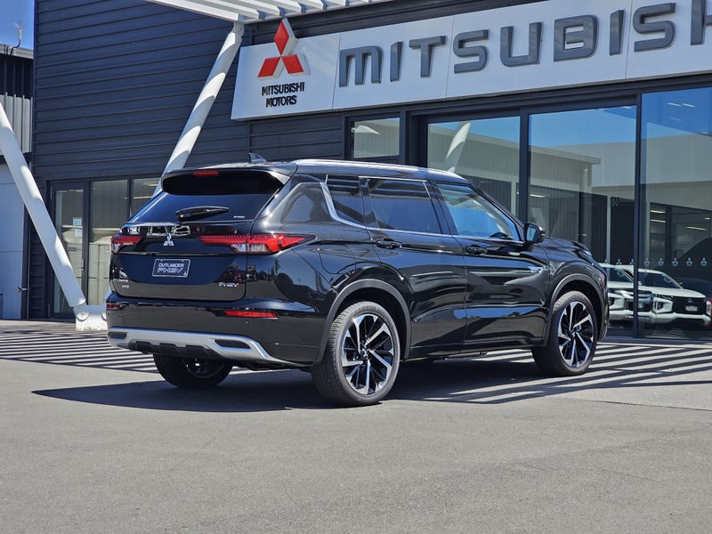 2025 Mitsubishi Outlander VRX PHEV 4WD image 5