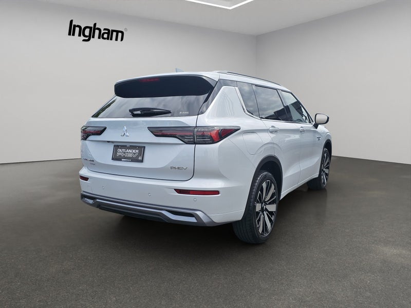 2025 Mitsubishi Outlander VRX PHEV/4WD/AT image 4