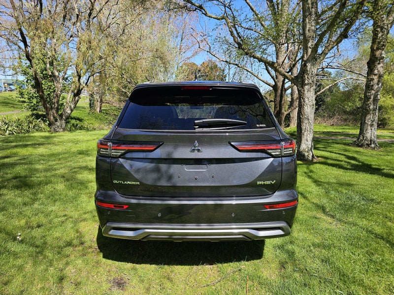 2025 Mitsubishi Outlander VRX PHEV/4WD/AT image 4
