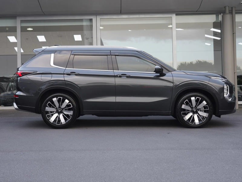 2025 Mitsubishi Outlander XLS 2.5 4x4 auto image 2