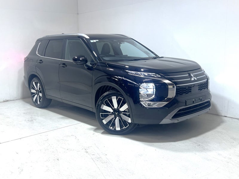 2025 Mitsubishi Outlander XLS 2.5 PETROL 4WD 7... image 1