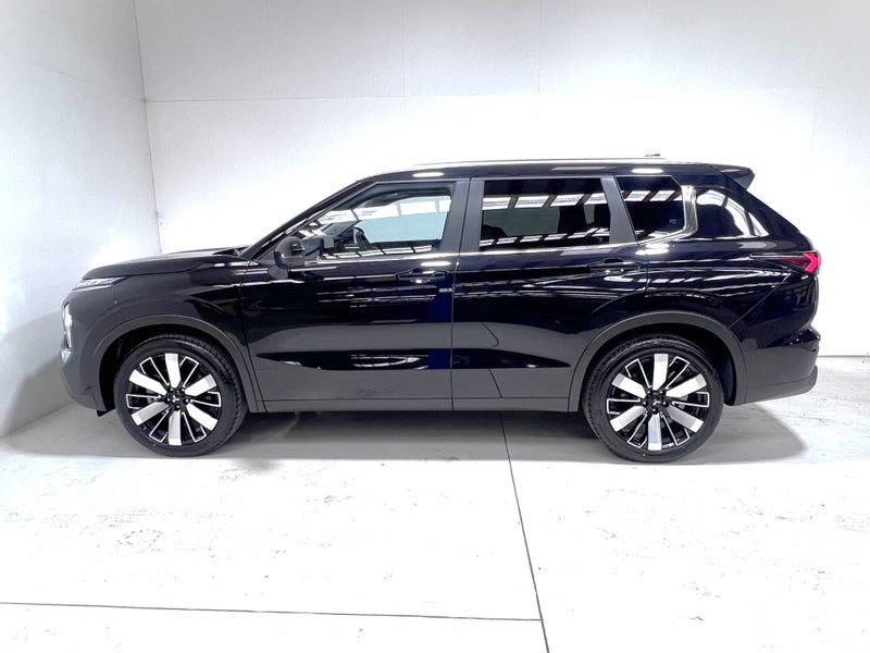 2025 Mitsubishi Outlander XLS 2.5 PETROL 4WD 7... image 4